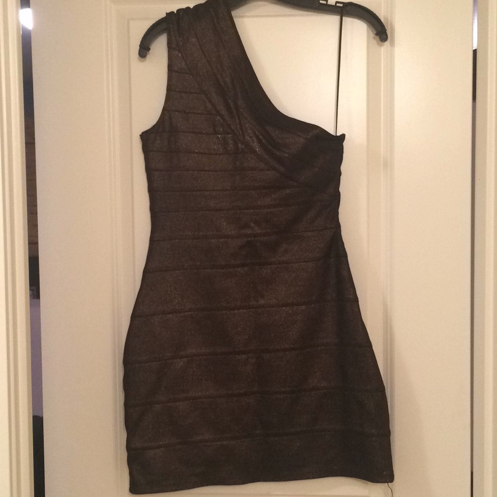 Express 1 shoulder body con dress
